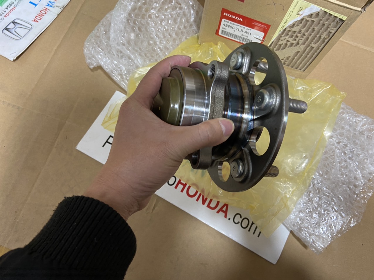 Bi moay ơ sau xe Honda CRV 2018-2022